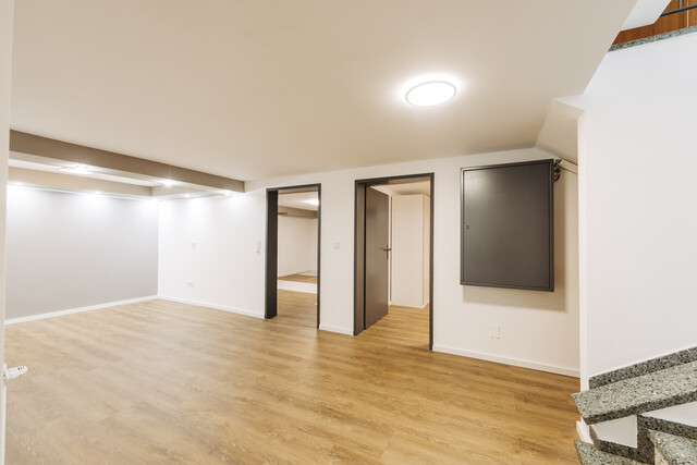 Bungalow mit Garagengebäude 