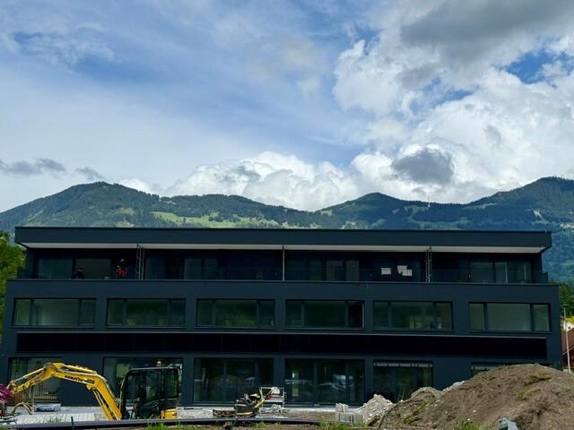 Exklusive 3-Zi-Whg mit südseitiger Terrasse    "ERSTBEZUG"