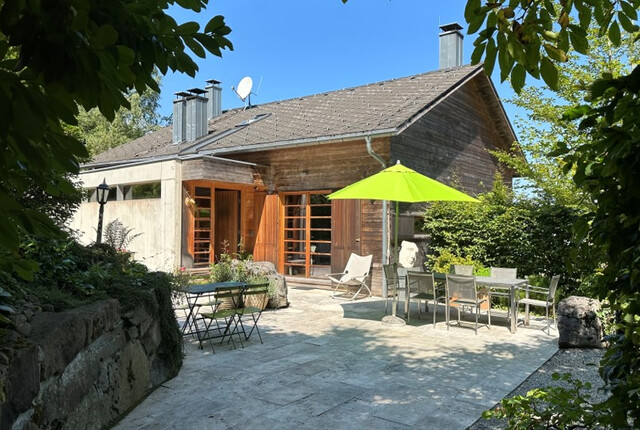 Exklusives Domizil mit Ferienhauswidmung - traumhafter  Panoramablick bis zum Bodensee.