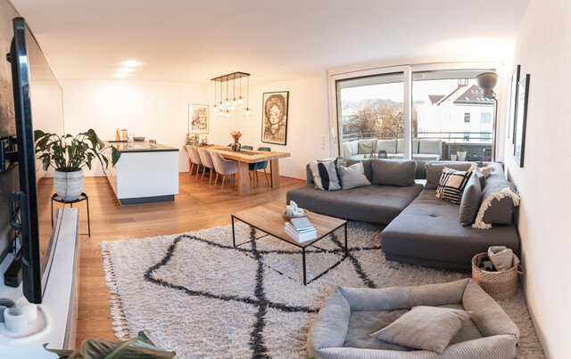 Attraktive 3-Zi- Dachterrassenwohnung in Grenznähe CH inkl. TG Platz teilmöbliert