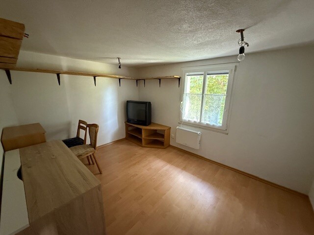 Ehemaliges Gasthaus Hirschen und angrenzende 5-Zimmerwohnung mit Garten zu vermieten 