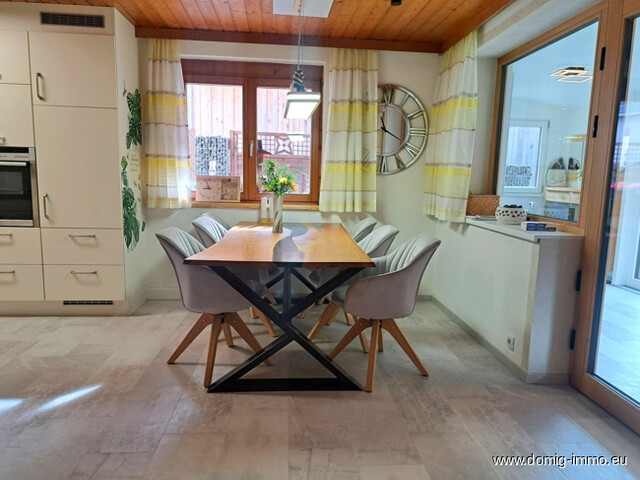 Schöne 3-Zimmer-Wohnung mit Wintergarten und Grünfläche in sonniger Ruhelage von St. Gallenkirch