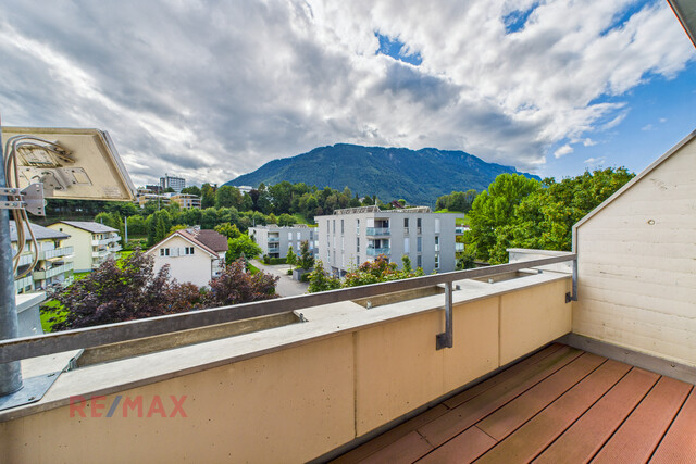 Platz für die Familie: Lichtdurchflutete Wohnung mit Balkon und bester Anbindung