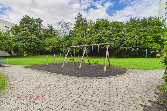 Platz für die Familie: Lichtdurchflutete Wohnung mit Balkon und bester Anbindung