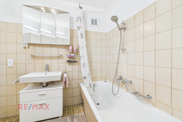 Platz für die Familie: Lichtdurchflutete Wohnung mit Balkon und bester Anbindung