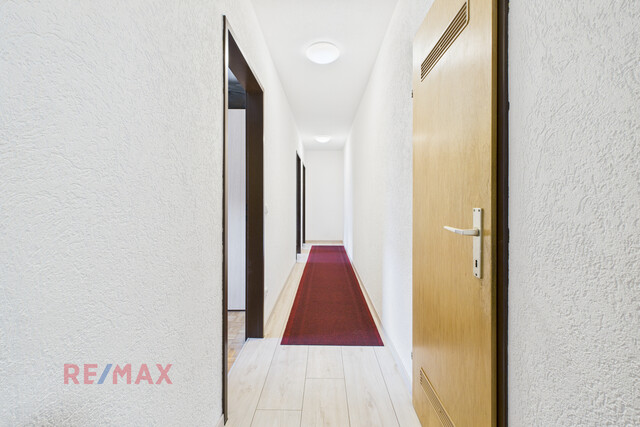 Platz für die Familie: Lichtdurchflutete Wohnung mit Balkon und bester Anbindung