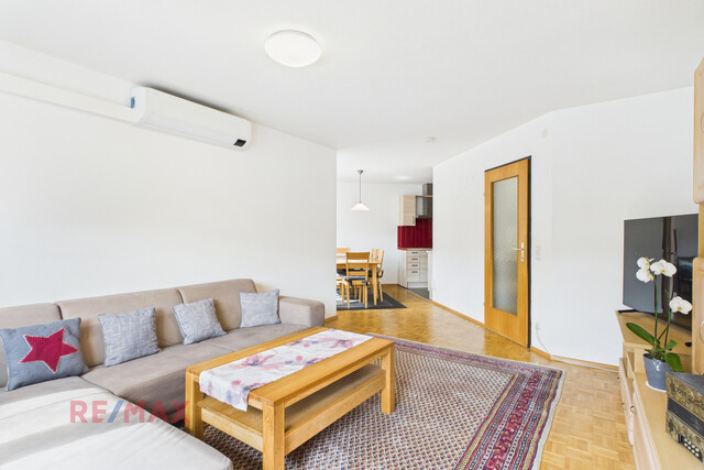 Platz für die Familie: Lichtdurchflutete Wohnung mit Balkon und bester Anbindung