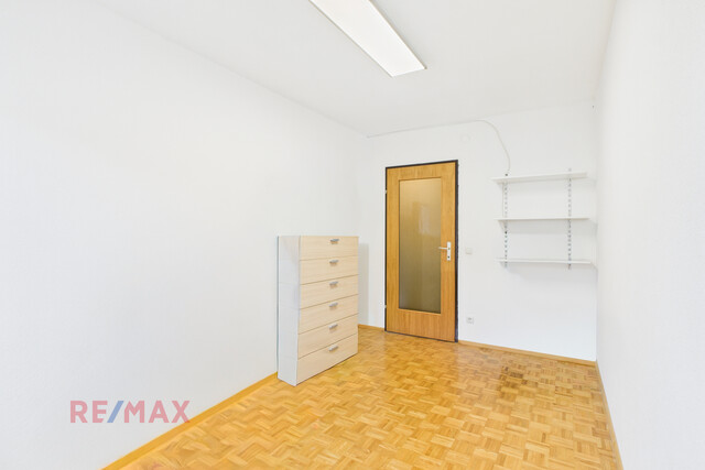 Platz für die Familie: Lichtdurchflutete Wohnung mit Balkon und bester Anbindung