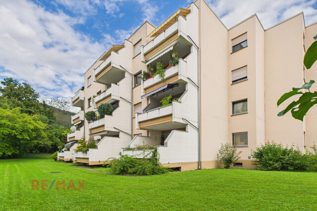 Platz für die Familie: Lichtdurchflutete Wohnung mit Balkon und bester Anbindung