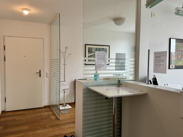 Zentrale Praxis-Bürofläche mit Tiefgaragenplatz