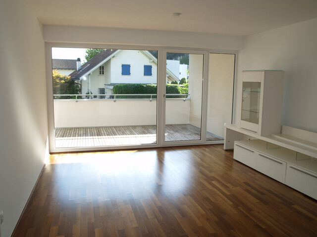 Zentrums- und grenznahe Wohnung mit TG in sehr gutem Zustand