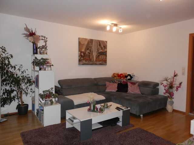 Wohnhighlight mit Top-Ausstattung – 4-Zimmer-Wohnung mit Balkon & Einzelgarage!