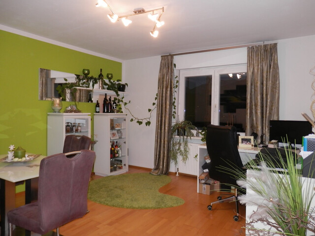 Wohnhighlight mit Top-Ausstattung – 4-Zimmer-Wohnung mit Balkon & Einzelgarage!