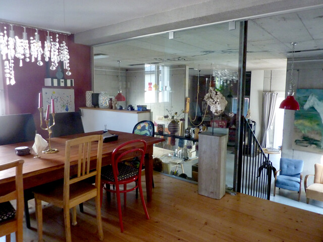 Geräumiges Haus mit Atelier/ Büro/Physio ,  5 Parkplätze, Terrasse, Garten, Abstellraum, Keller und Dachboden