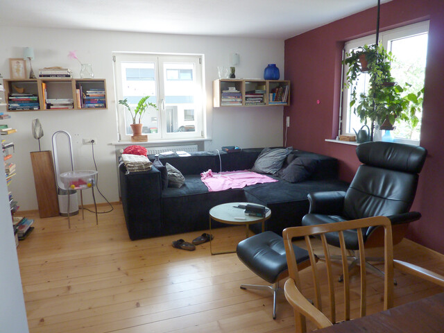 Geräumiges Haus mit Atelier/ Büro/Physio ,  5 Parkplätze, Terrasse, Garten, Abstellraum, Keller und Dachboden