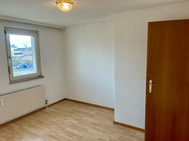 Geräumige Wohnung mit Balkon, Abstellraum und Keller zur Miete