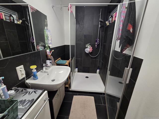 In top Lage: 3,5-Zimmer-Wohnung mit 82,5m², großzügiger Terrasse und Tiefgaragenplatz in Höchst