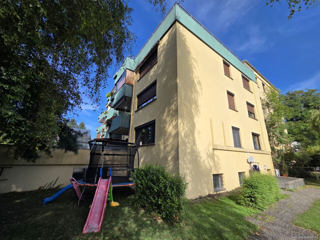 In top Lage: 3,5-Zimmer-Wohnung mit 82,5m², großzügiger Terrasse und Tiefgaragenplatz in Höchst