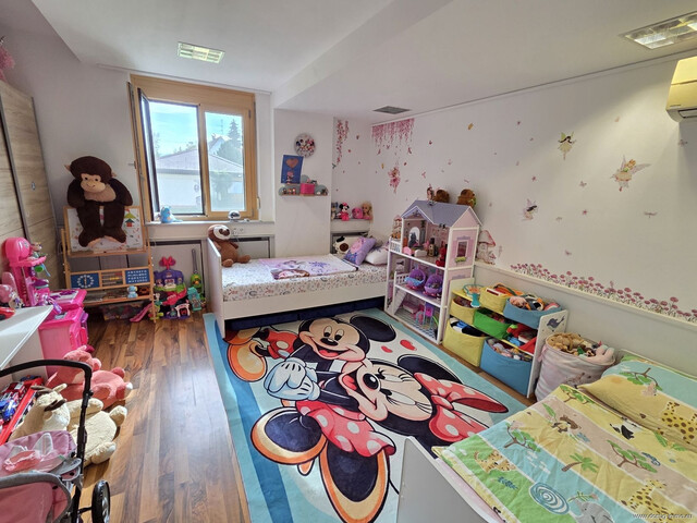 In top Lage: 3,5-Zimmer-Wohnung mit 82,5m², großzügiger Terrasse und Tiefgaragenplatz in Höchst