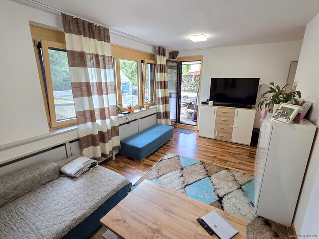 In top Lage: 3,5-Zimmer-Wohnung mit 82,5m², großzügiger Terrasse und Tiefgaragenplatz in Höchst