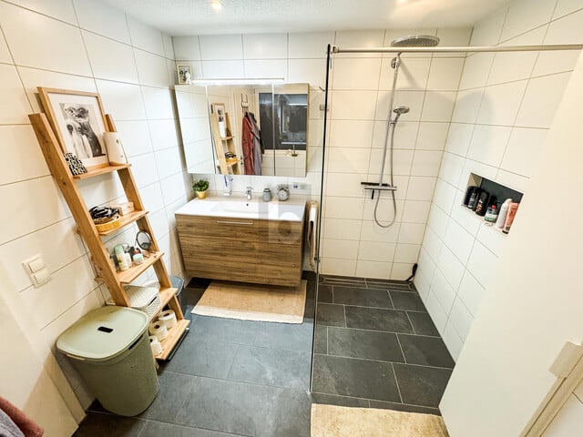 TRAUMHAFTER GARTENHIT IN TOP LAGE UND GRENZNAH