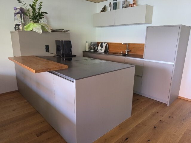 HOLZ. RUHE. FREIRAUM. – 4-ZIMMER-WOHNUNG MIT GROSSZÜGIGEM BALKON IN HARD