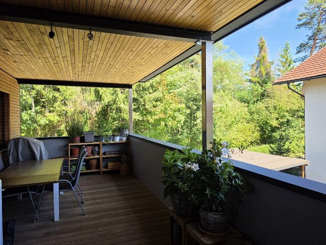 HOLZ. RUHE. FREIRAUM. – 4-ZIMMER-WOHNUNG MIT GROSSZÜGIGEM BALKON IN HARD
