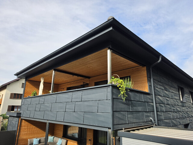 HOLZ. RUHE. FREIRAUM. – 4-ZIMMER-WOHNUNG MIT GROSSZÜGIGEM BALKON IN HARD