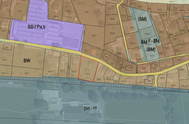 Baugrundstück mit Altbestand in wunderschöner Lage von Höchst 