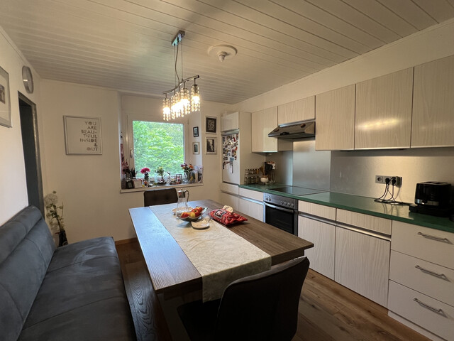 MEHRFAMILIENHAUS MIT VIEL GARTEN IN TOPLAGE