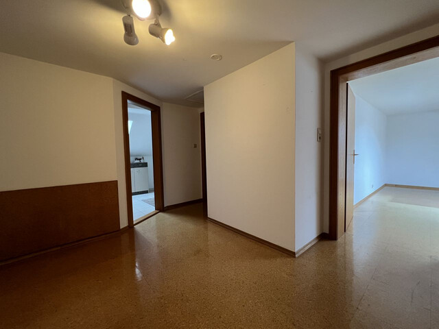 MEHRFAMILIENHAUS MIT VIEL GARTEN IN TOPLAGE