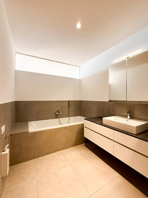 Neuwertige Gartenwohnung in Egg! Top 13