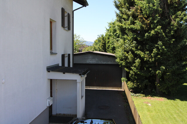 Kaufobjekt: Wohnhaus mit 2 Wohnungen, Keller, Dachboden u Doppelgarage, 