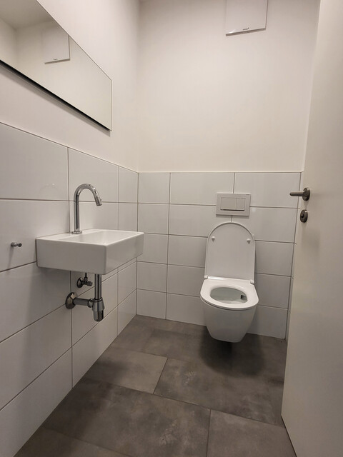 Hochwertige Gartenwohnung in Neubau (2023)