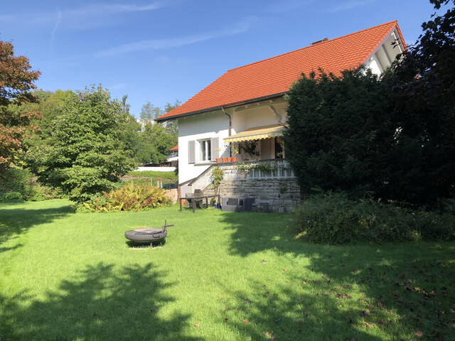 Wohnen im Grünen: Einfamilienhaus mit Garten, Terrasse und Keller