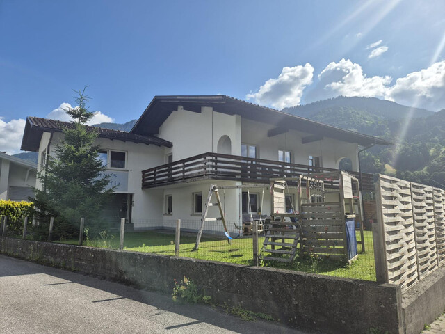 Charmantes Mehrfamilienhaus in Vandans mit Balkon und Terrasse