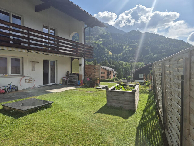 Charmantes Mehrfamilienhaus in Vandans mit Balkon und Terrasse