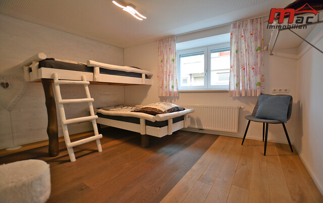Einzigartiges Wohnhaus mit Flair, Terrasse und Doppelgarage