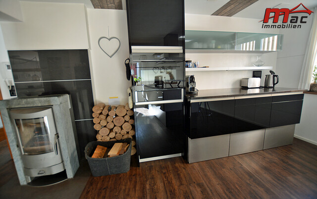 Einzigartiges Wohnhaus mit Flair, Terrasse und Doppelgarage