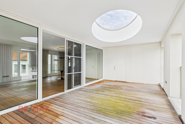 Penthouse Prestige: Das einzige Wohnrefugium auf der obersten Ebene