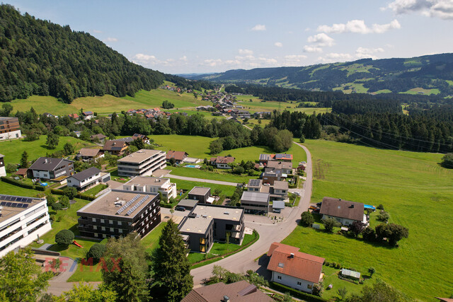 Erstbezug - Familienfreundliche 4-Zimmer-Wohnung mit Weitblick zu vermieten