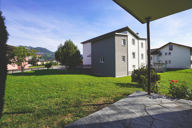 Gepflegtes Einfamilienhaus mit großem Garten, Terrasse und Garage