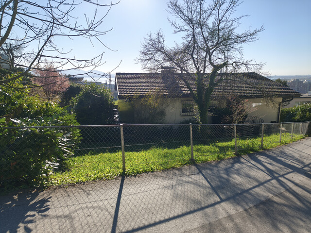 Traumhafte, freistehende Immobilie mit unverbautem Blick auf den Bodensee.Garage, Stellplatz, Balkon, Terrasse, Garten in absoluter Top-Lage!
