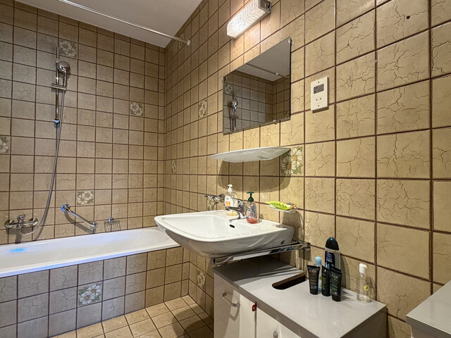 Geräumige 4-Zimmer-Wohnung mit Tiefgaragenplatz in Feldkirch-Tisis zu vermieten