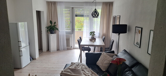 Schöne EG Wohnung mit Balkon Südseite
