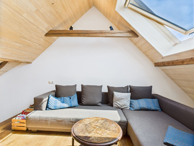 Rheintalhaus mit Charakter: Einfamilienhaus mit Einliegerwohnung und großem Garten in Sulz