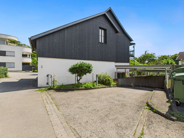 Rheintalhaus mit Charakter: Einfamilienhaus mit Einliegerwohnung und großem Garten in Sulz