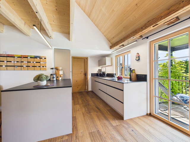 Rheintalhaus mit Charakter: Einfamilienhaus mit Einliegerwohnung und großem Garten in Sulz