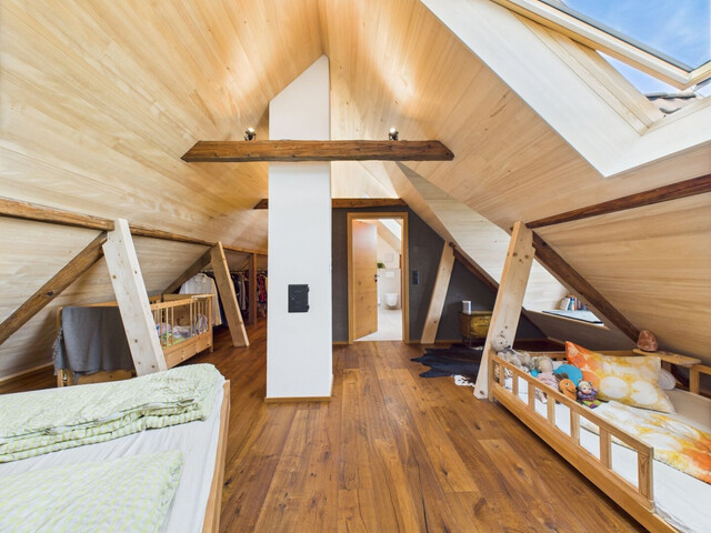 Rheintalhaus mit Charakter: Einfamilienhaus mit Einliegerwohnung und großem Garten in Sulz