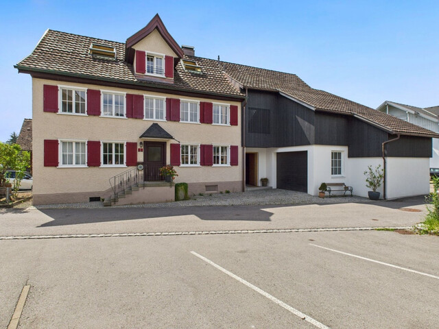 Rheintalhaus mit Charakter: Einfamilienhaus mit Einliegerwohnung und großem Garten in Sulz